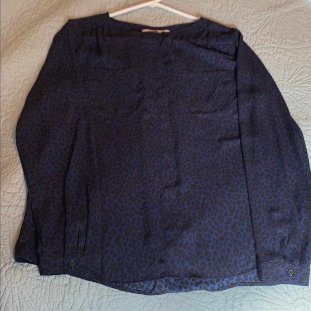Loft Animal print blue/blk blouse EUC med